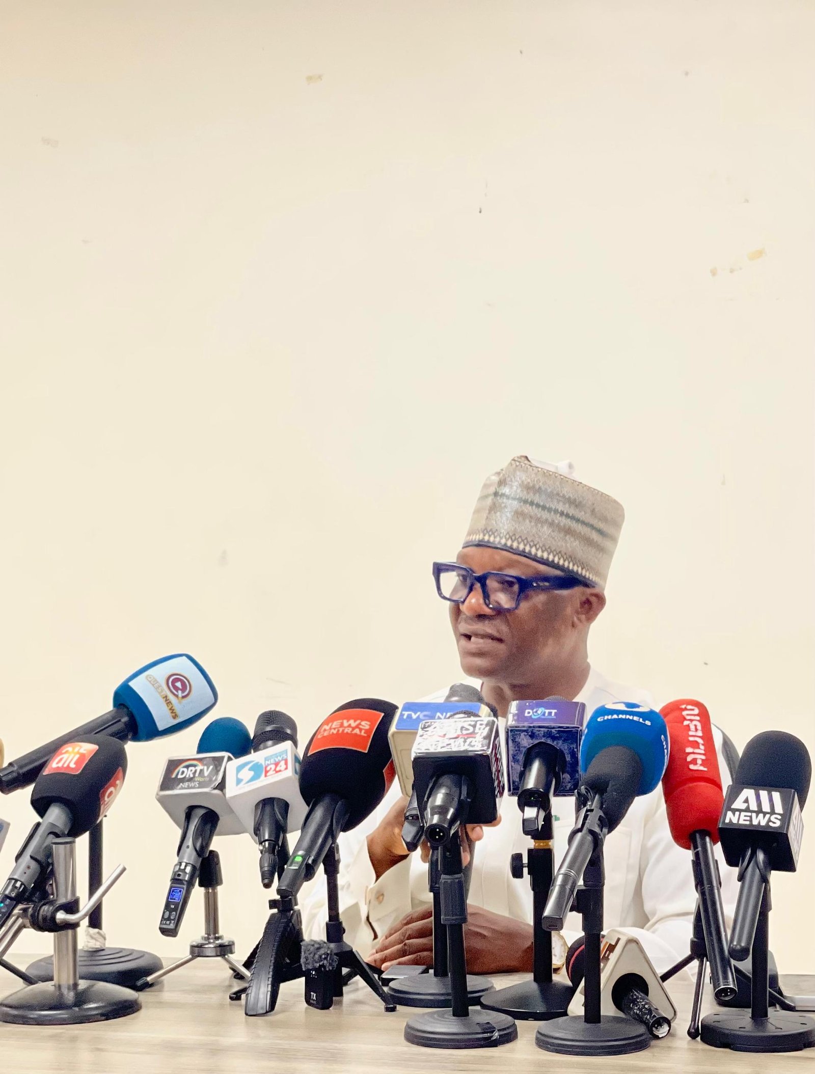 Delta Moves to Insulate 13th-Month Salary From Political Whims, Makes It Law